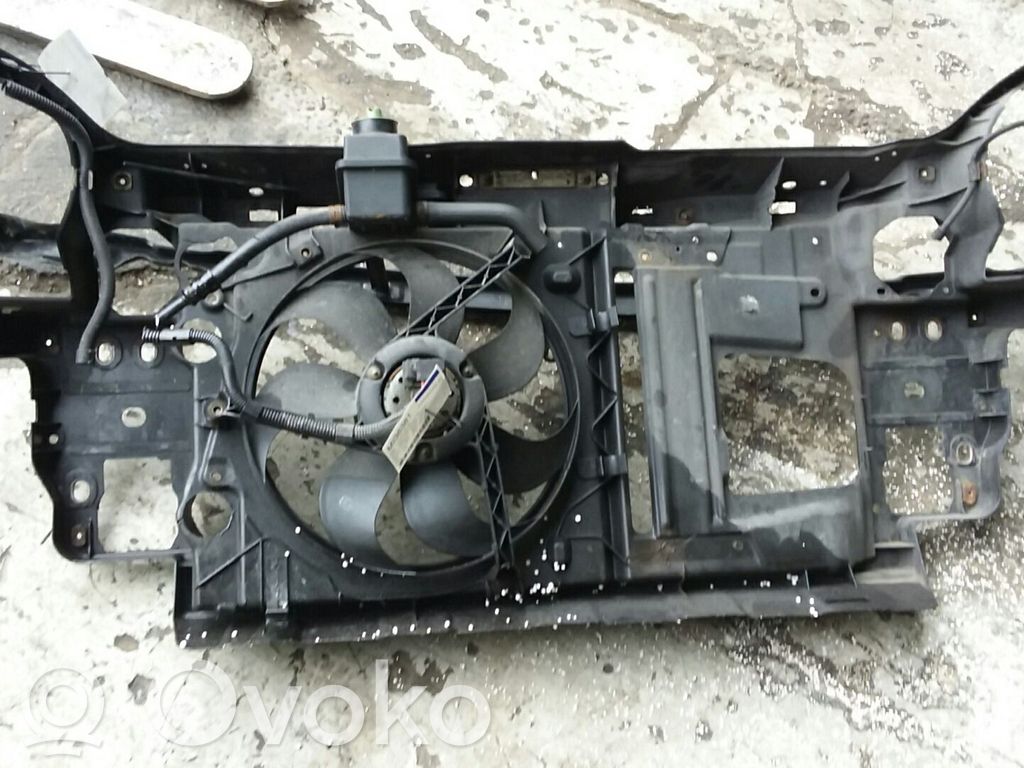 Volkswagen Lupo Pas przedni 