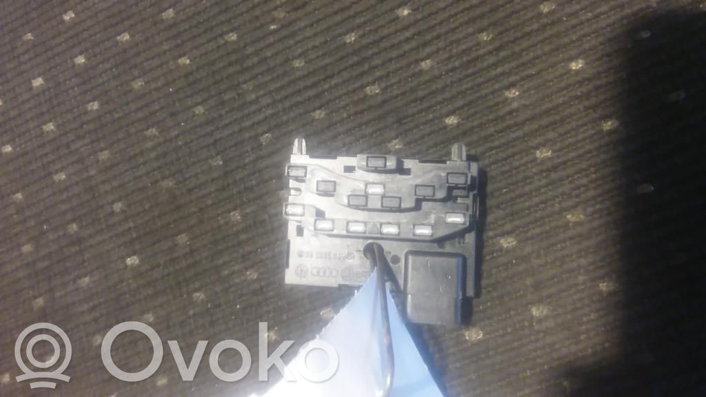 Volkswagen Golf V Steering angle sensor 