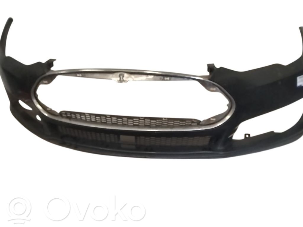 Priekinis bamperis   106876000A