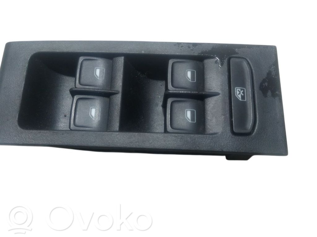 Skoda Rapid (NH) Przyciski szyb 