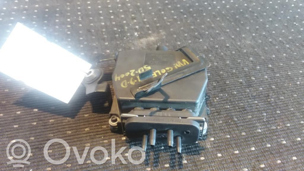 Volkswagen Golf V Pompa a vuoto chiusura centralizzata 