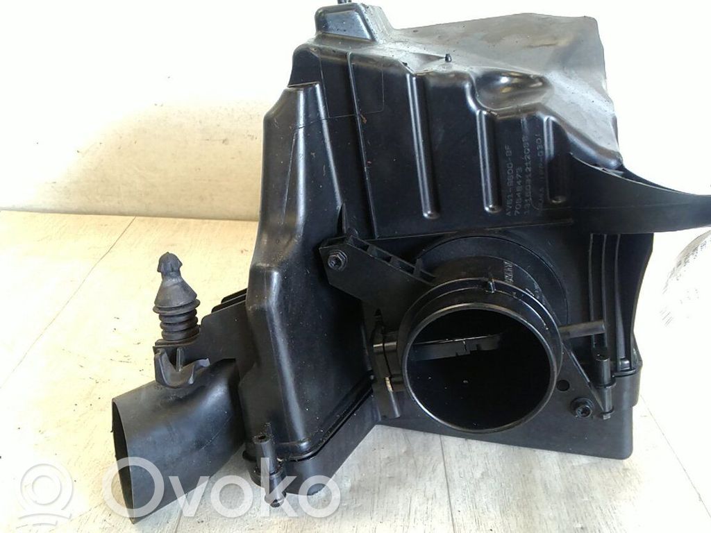 Air filter box   1755210