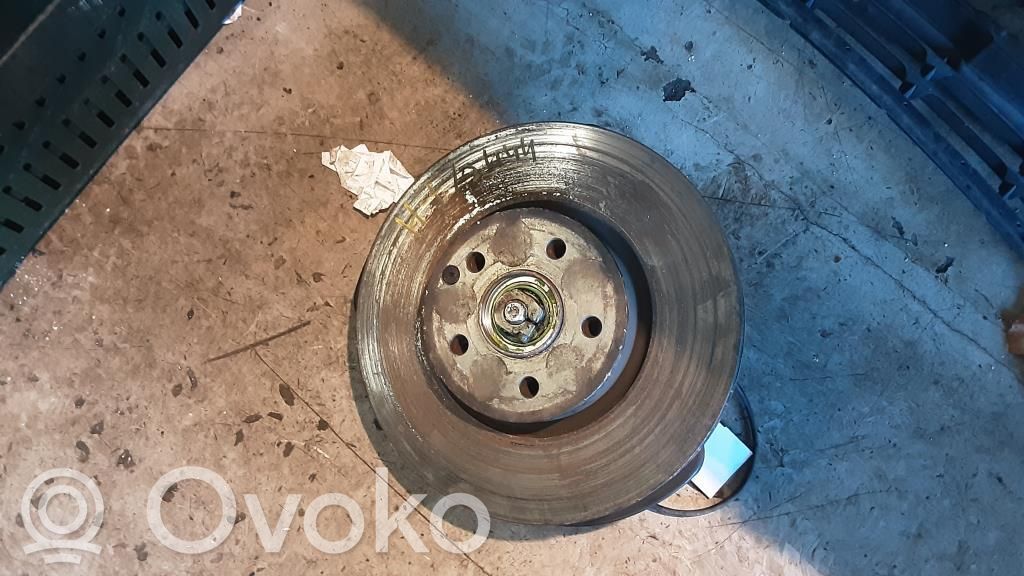 Mercedes-Benz C W204 Zwrotnica koła przedniego 