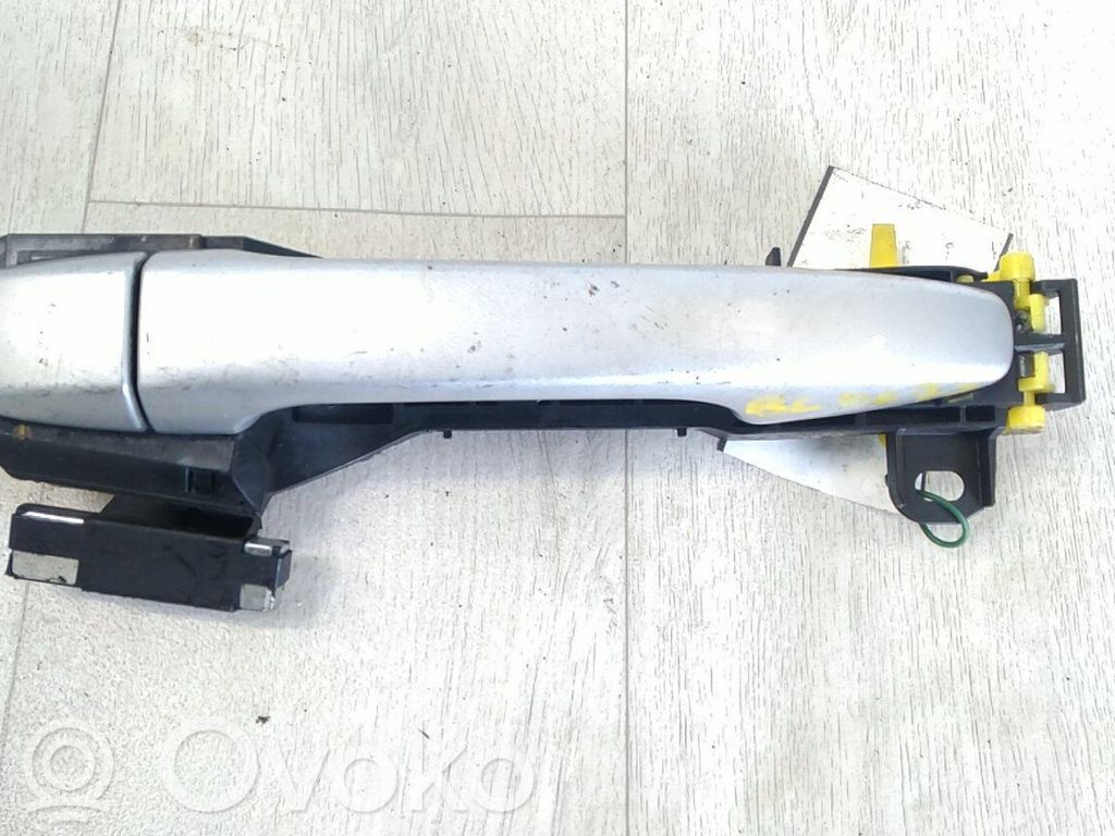 Manecilla externa puerta delantera   6921105918