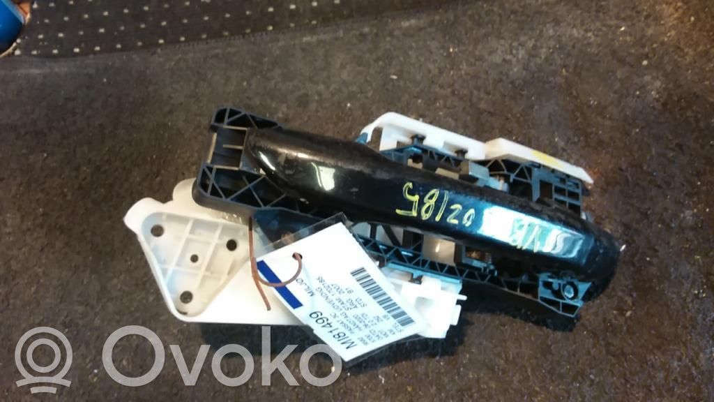 Volkswagen PASSAT B6 Maniglia esterna per portiera anteriore