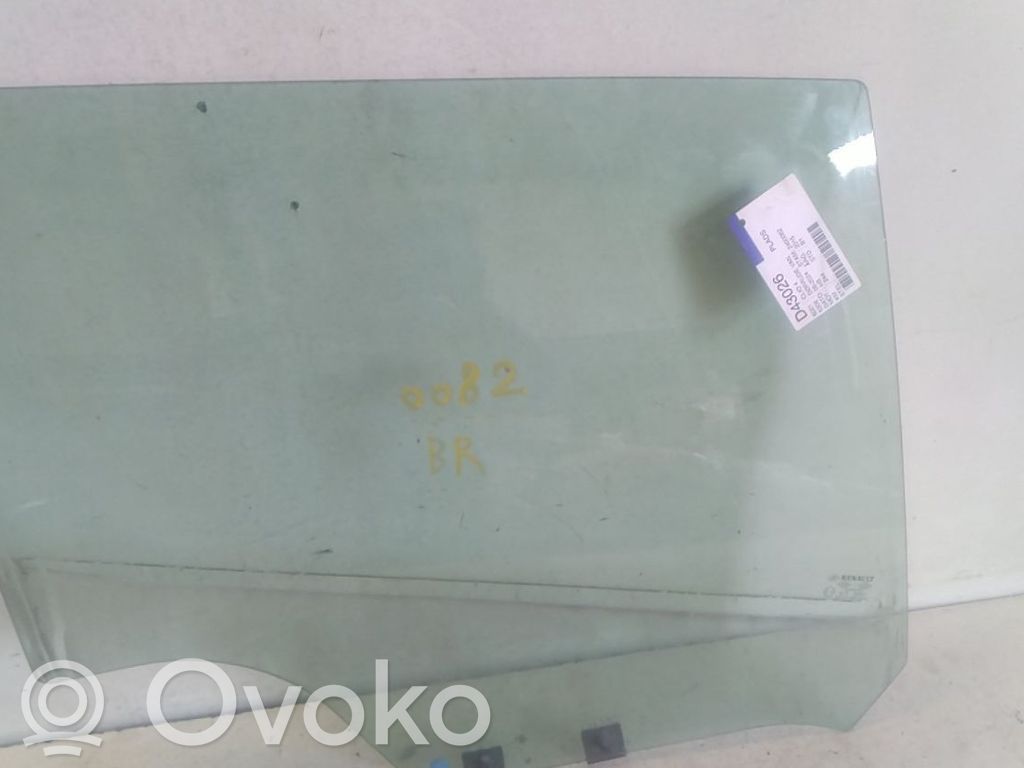 Renault Clio IV Etuoven lasin muotolista