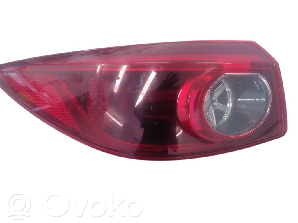 Mazda 3 II Luz trasera/de freno 