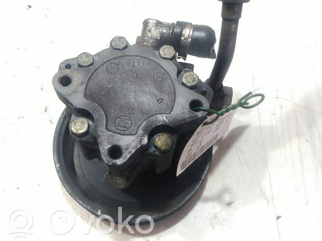 Ohjaustehostimen pumppu   4F0145155A
