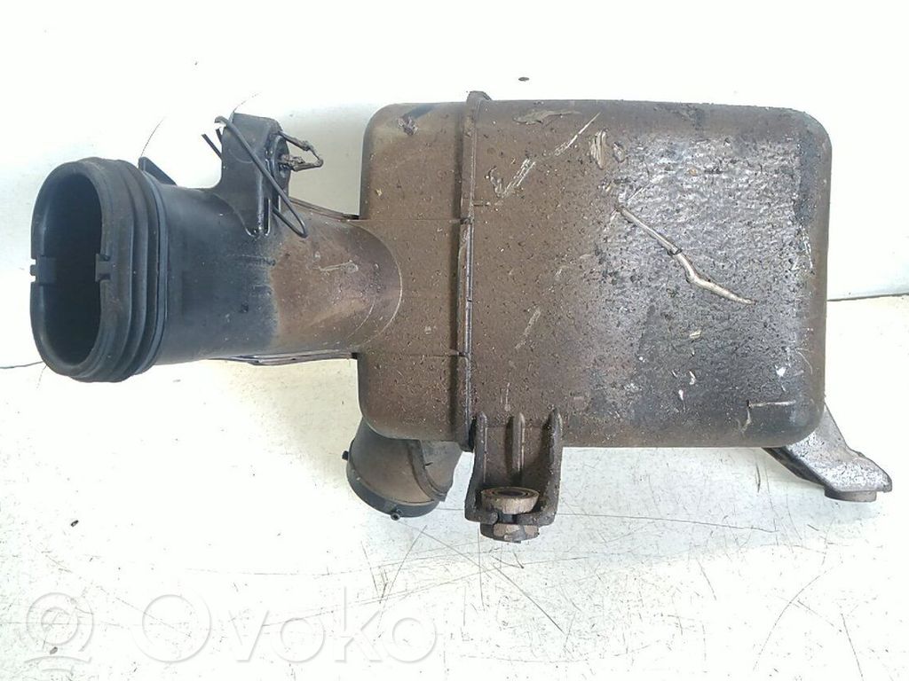 Opel Karl Air filter box 