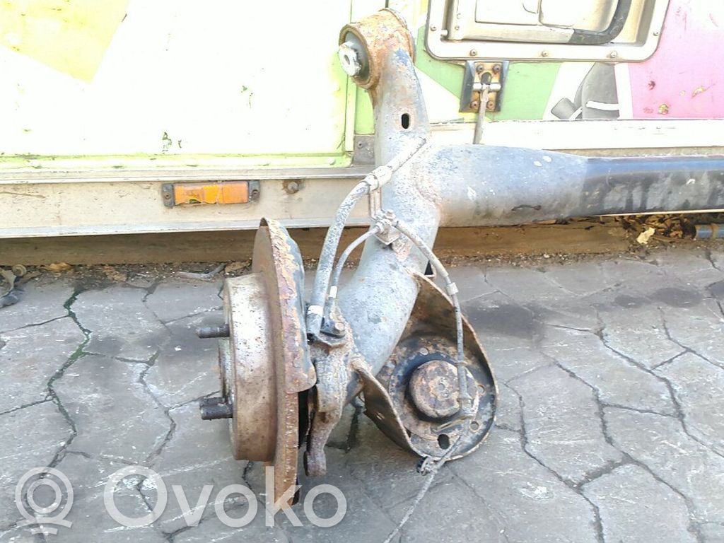 Eje trasero   551001W110