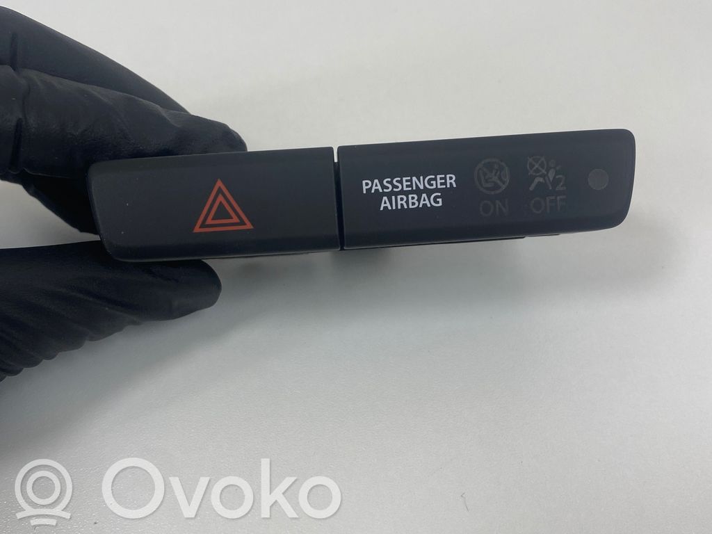 Suzuki Ignis Hazard light switch 