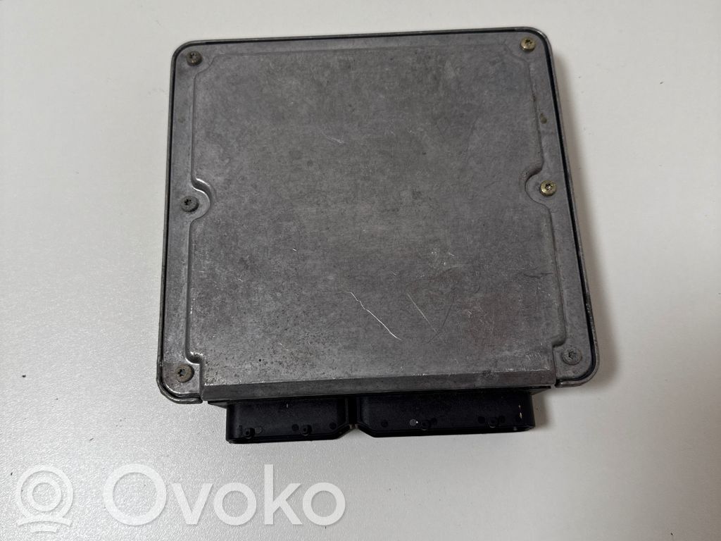Volkswagen PASSAT B5 Engine control unit/module 