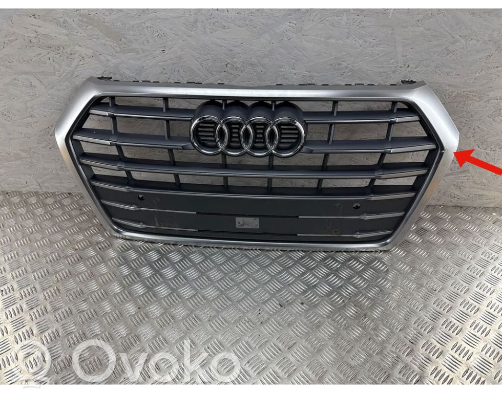 Audi Q5 SQ5 FY Maskownica / Grill / Atrapa górna chłodnicy 