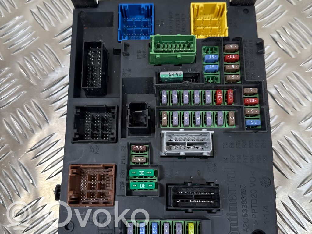 Peugeot 308 Fuse module 