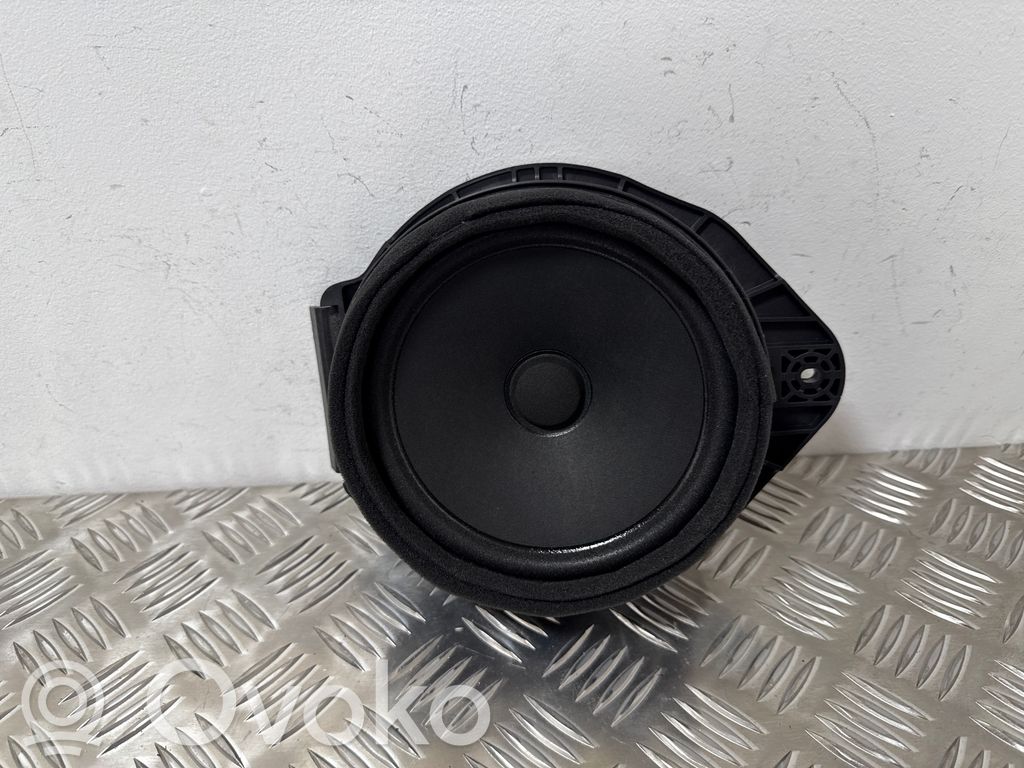 Opel Astra K Altavoz de la puerta delantera 