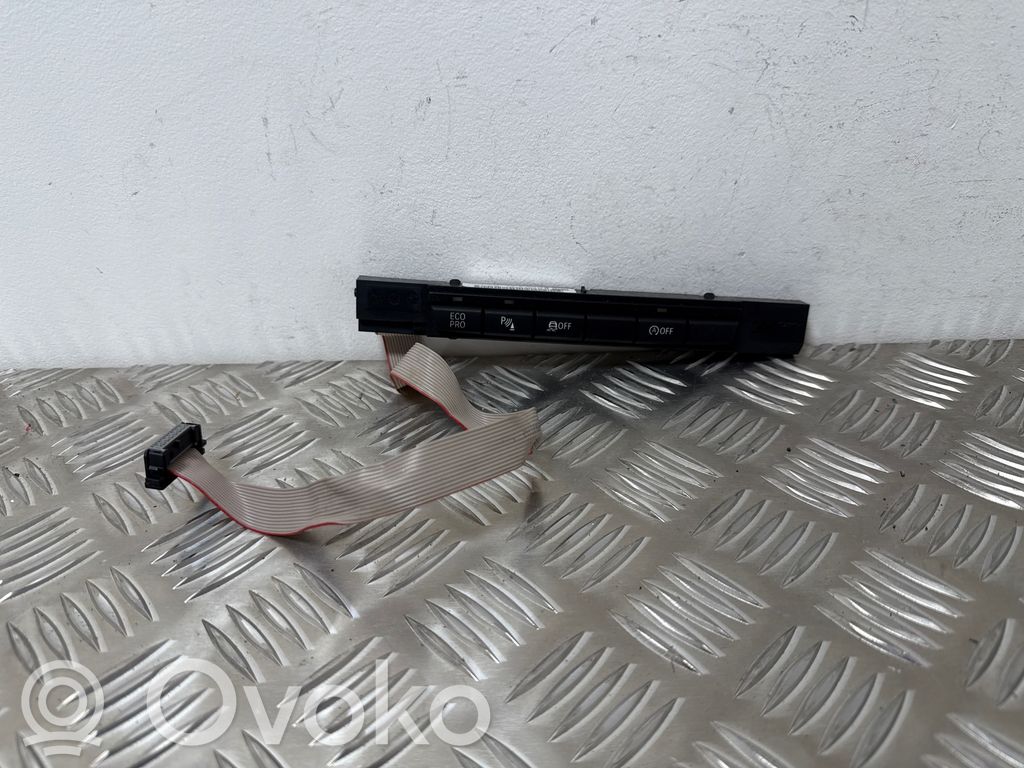 Un conjunto de interruptores   9249505