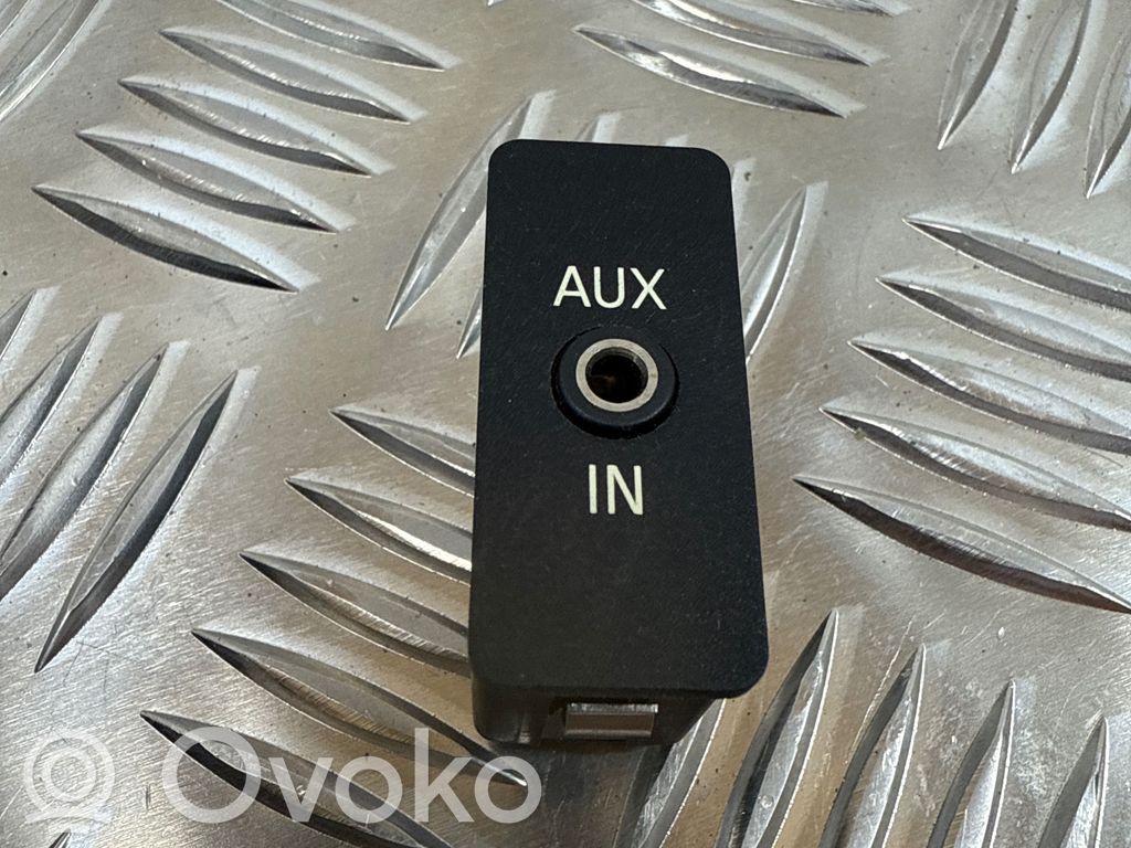 BMW 1 E81 E87 AUX in-socket connector 