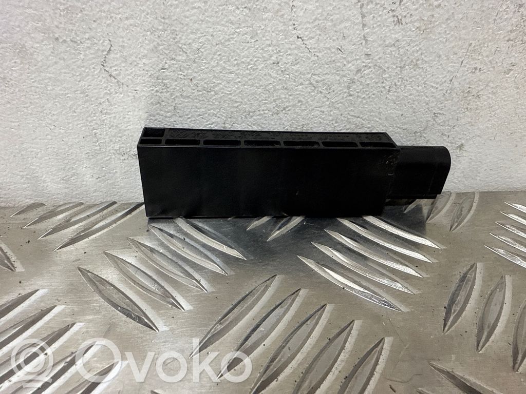 Audi A3 S3 8V Keyless system antenna 
