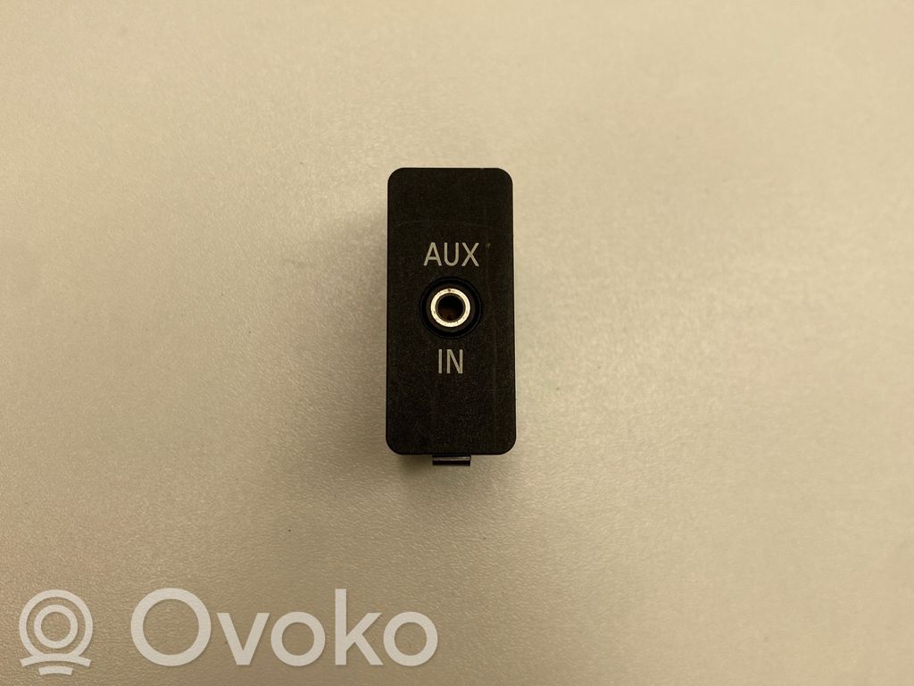 BMW X3 E83 AUX in-socket connector 