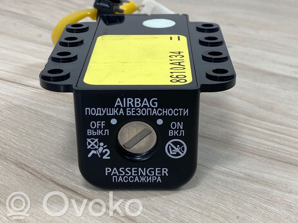 Mitsubishi ASX Passenger airbag on/off switch 