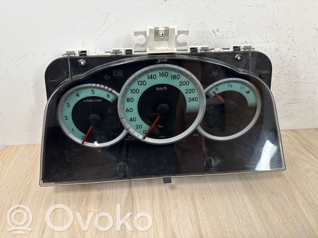 Toyota Corolla Verso AR10 Speedometer (instrument cluster) 