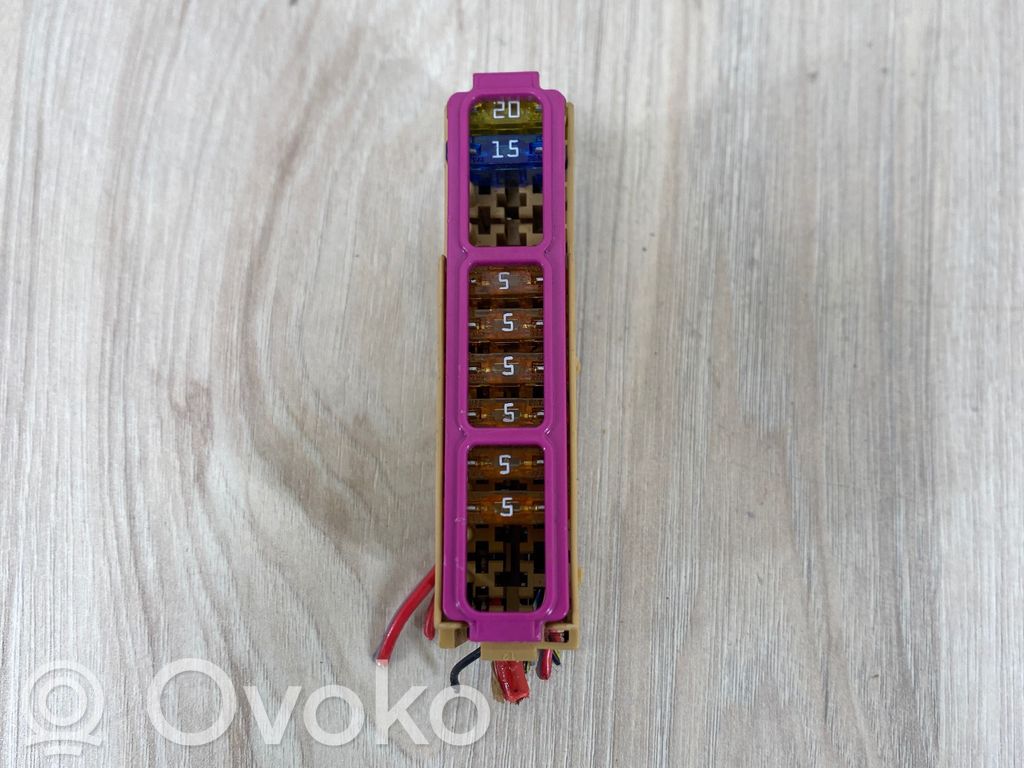 Audi A6 S6 C6 4F Fuse module 