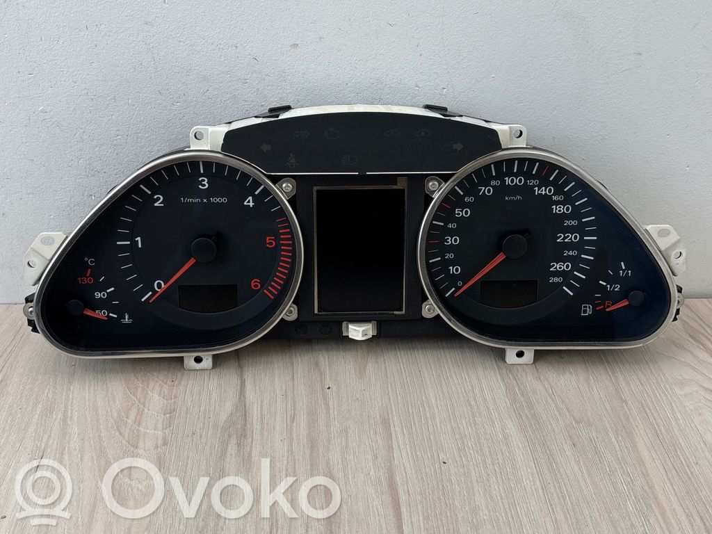 Audi A6 S6 C6 4F Licznik / Prędkościomierz 