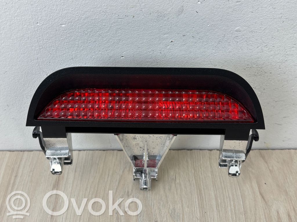Dacia Duster Third/center stoplight 