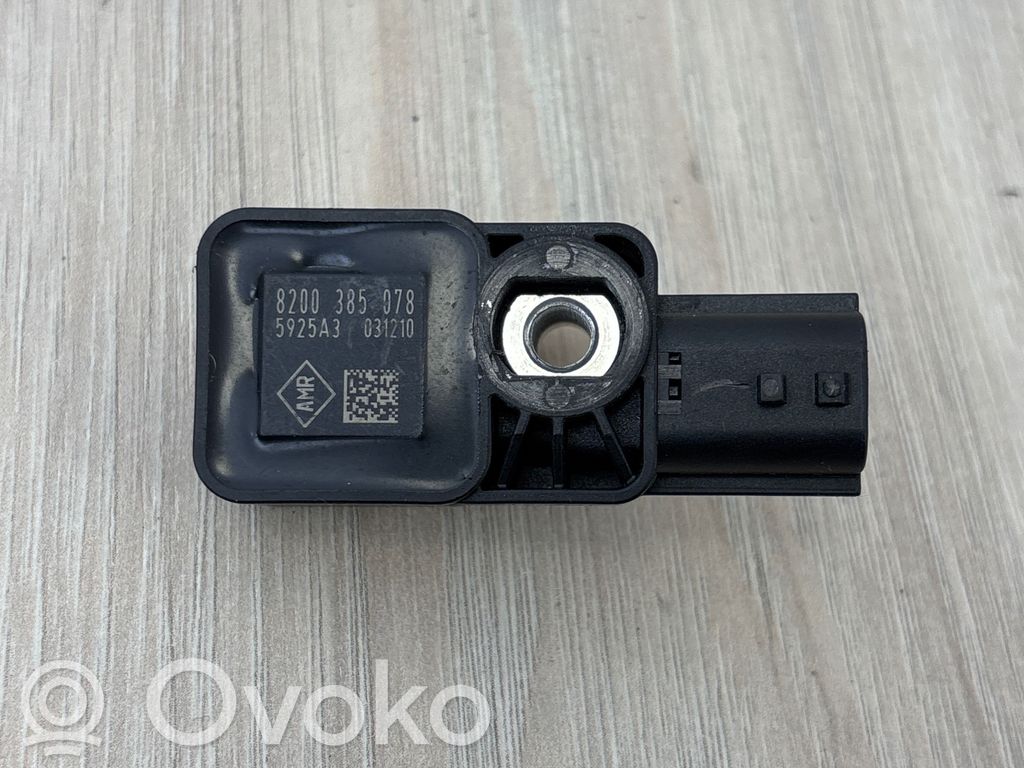 Dacia Duster Airbag deployment crash/impact sensor 