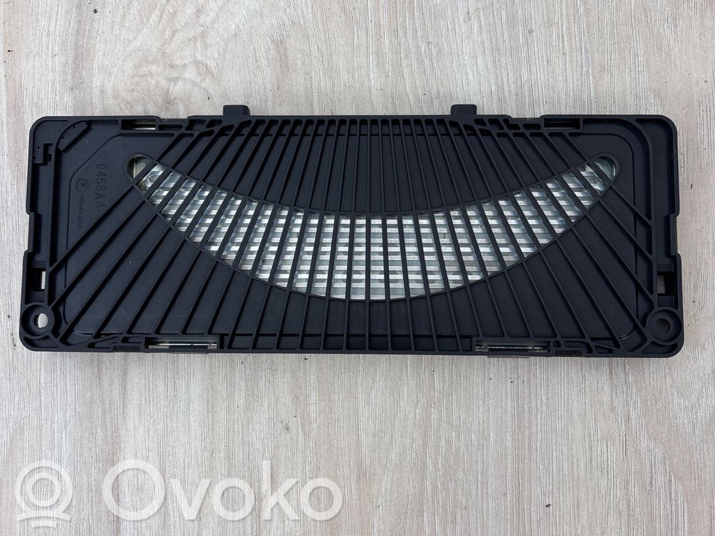 BMW 3 E90 E91 Garsiakalbis lubose 