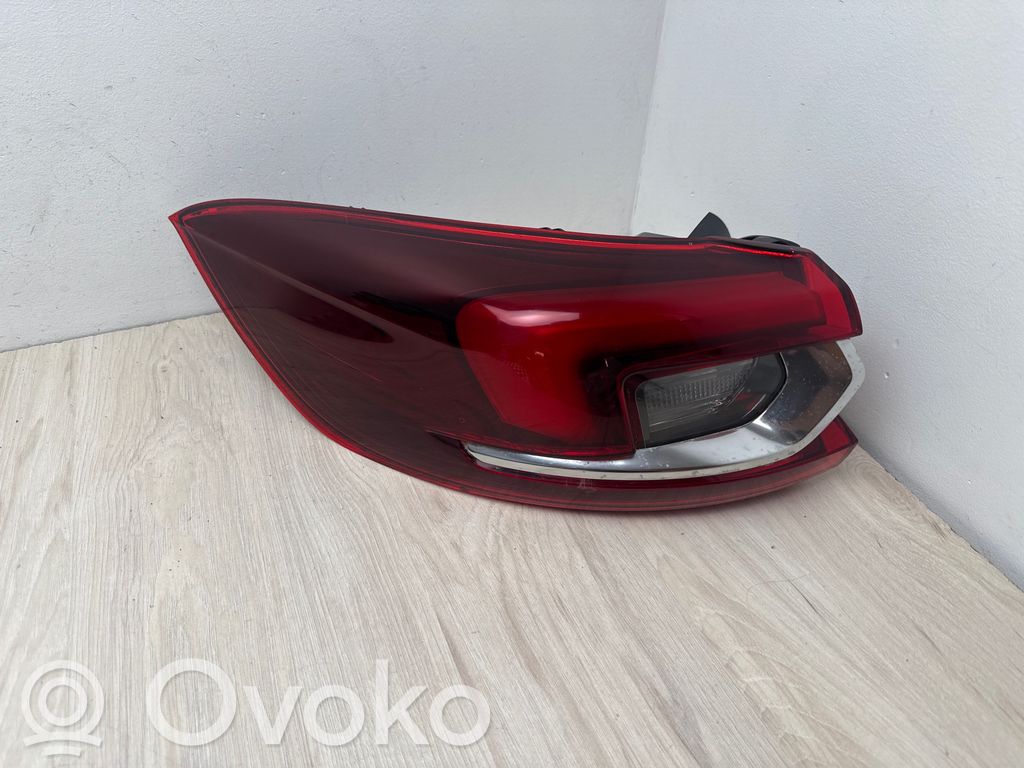 Opel Insignia B Lampa tylna 