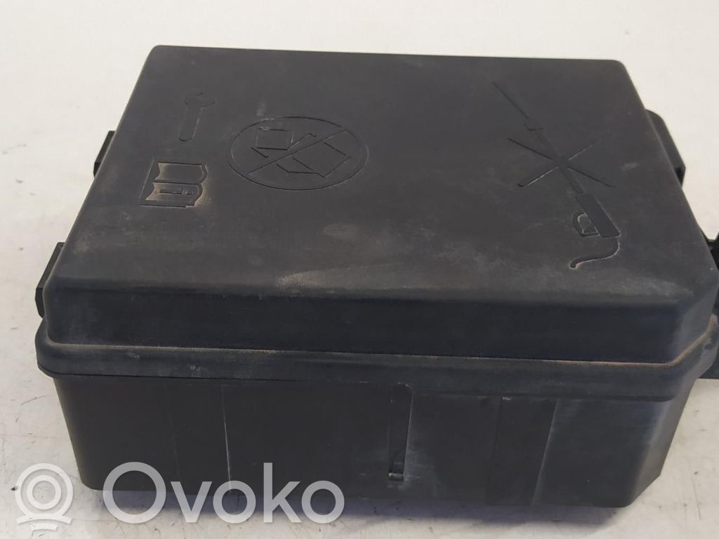 Opel Corsa E Fuse module 