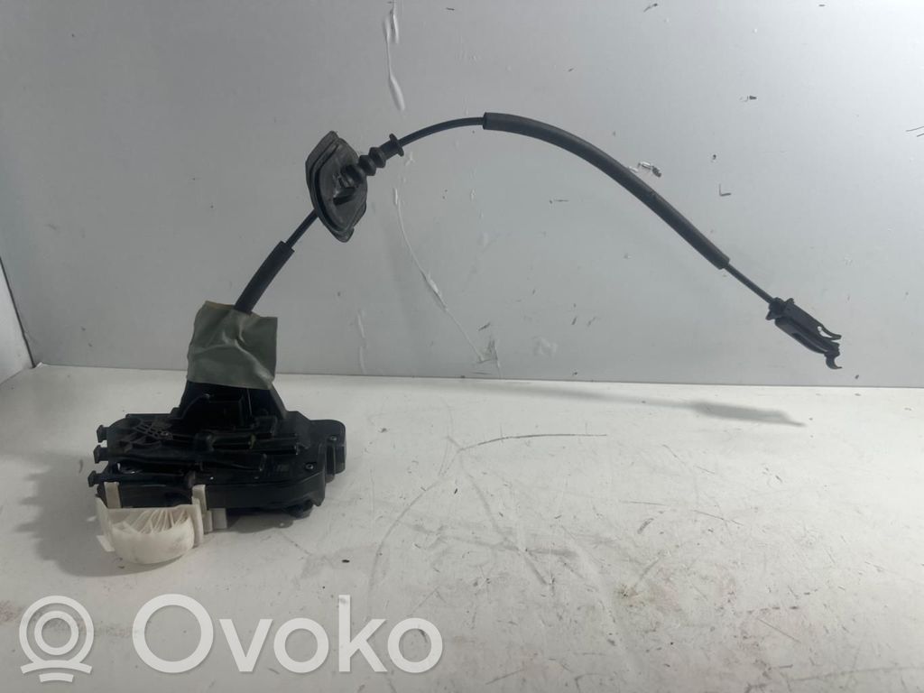 Ford Focus Priekšpusē slēdzene 