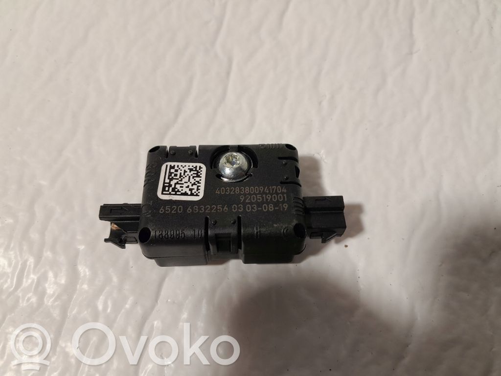 BMW X5 G05 Antenos stiprintuvas 