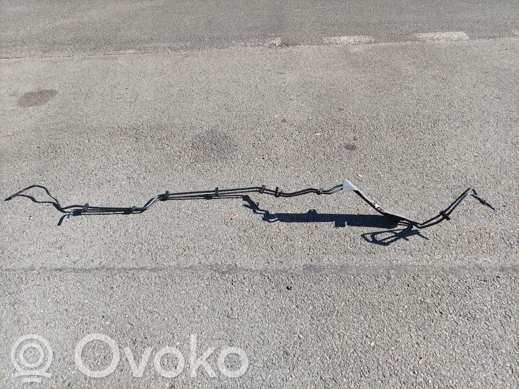 Audi A4 S4 B9 8W Polttoaineputken letku 