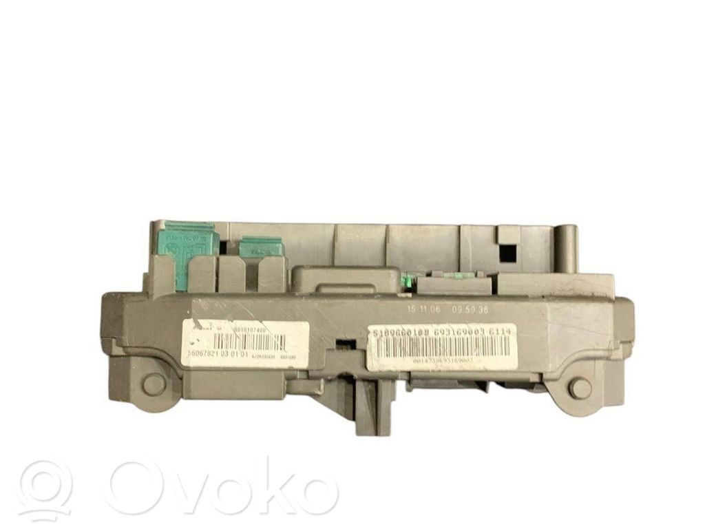 BMW X5 E70 Fuse module 