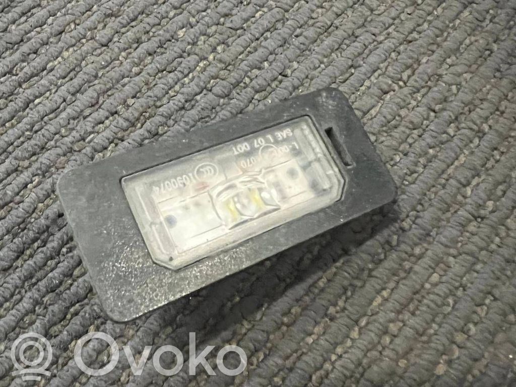 BMW X5 F15 Lampa oświetlenia tylnej tablicy rejestracyjnej 