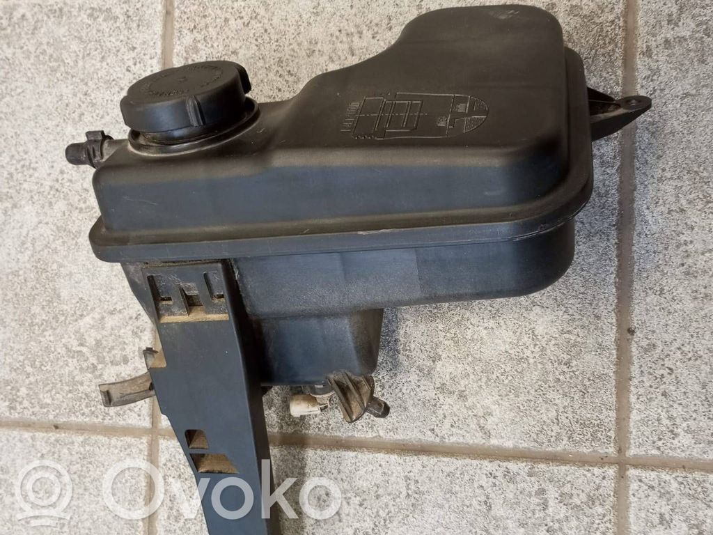 BMW 7 E65 E66 Aušinimo skysčio išsiplėtimo bakelis 