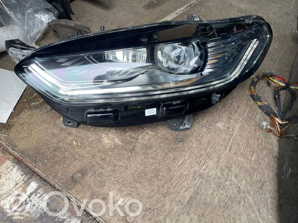 Ford Mondeo MK V Lampa przednia 
