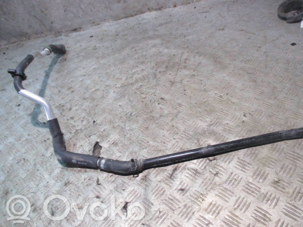 Mercedes-Benz E W213 Tubo flessibile del liquido di raffreddamento del motore 