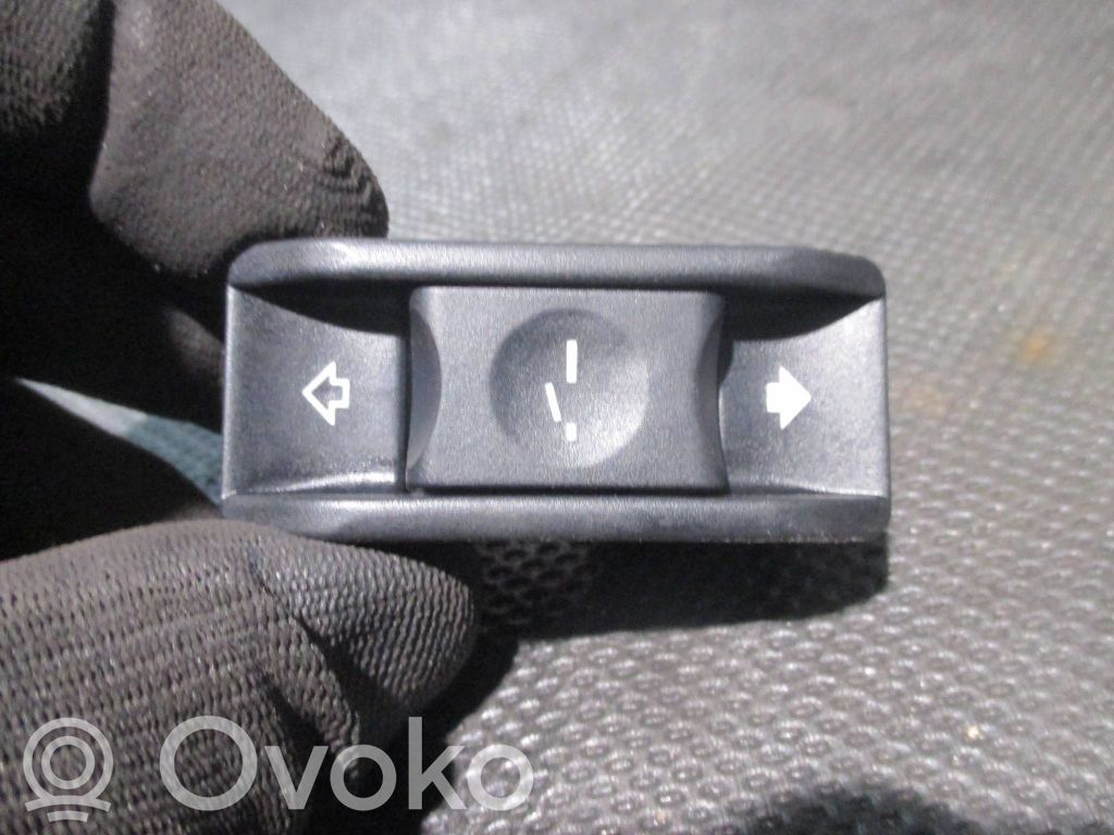 Kattoluukun kytkin   6907288,03015010,G031