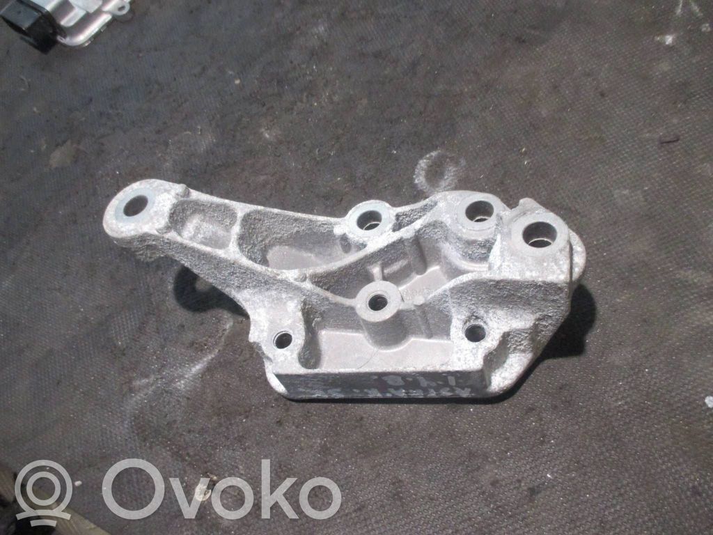 Engine mounting bracket   326E76A,26023,326F76A