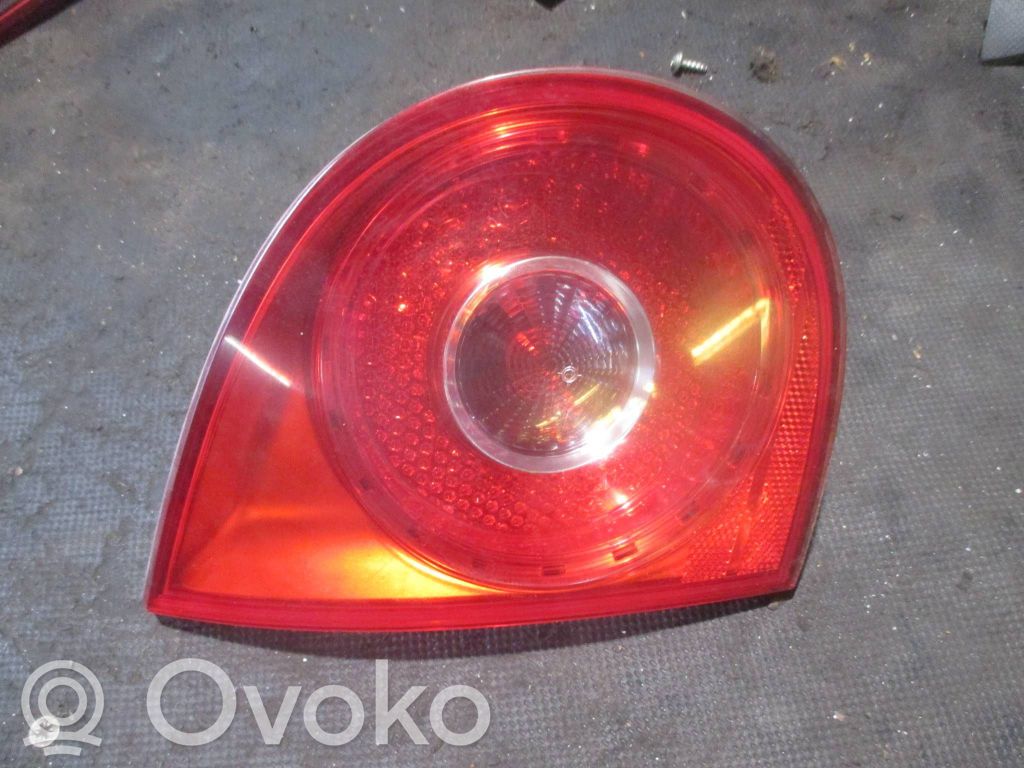 Volkswagen Golf V Lampy tylnej klapy bagażnika 