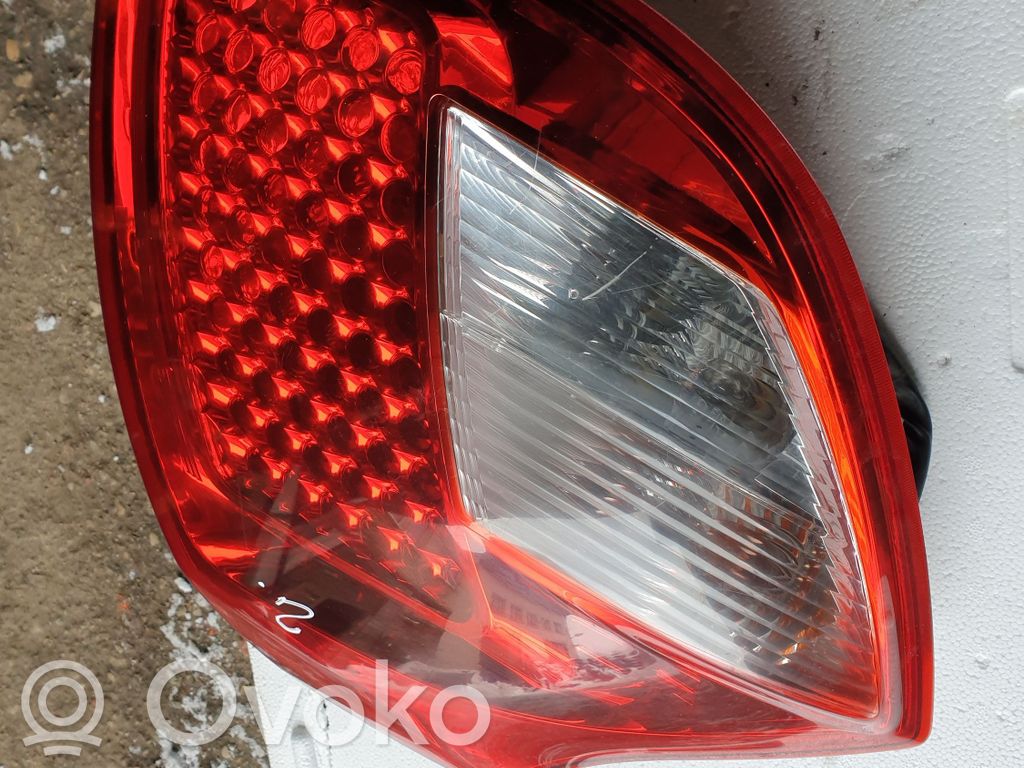 Luz trasera/de freno   924011H0LH