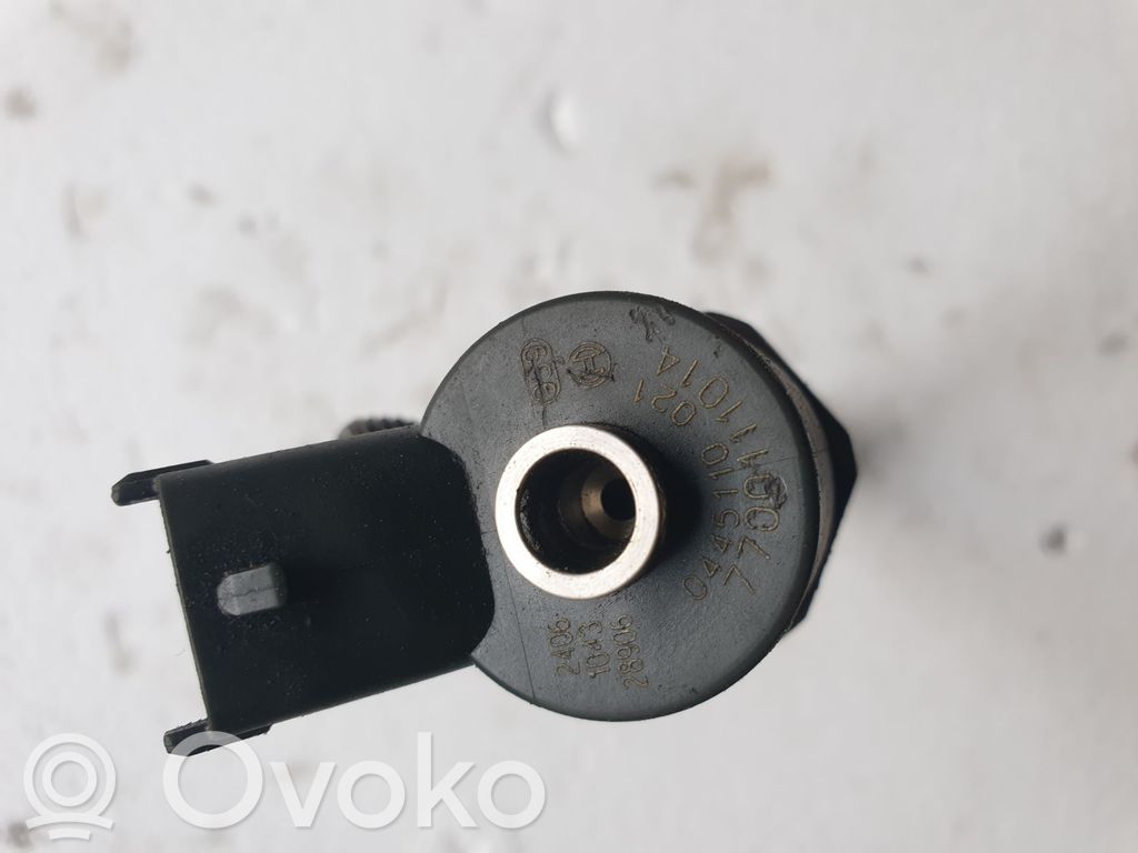 Inyector de combustible   0445110021,7700111014