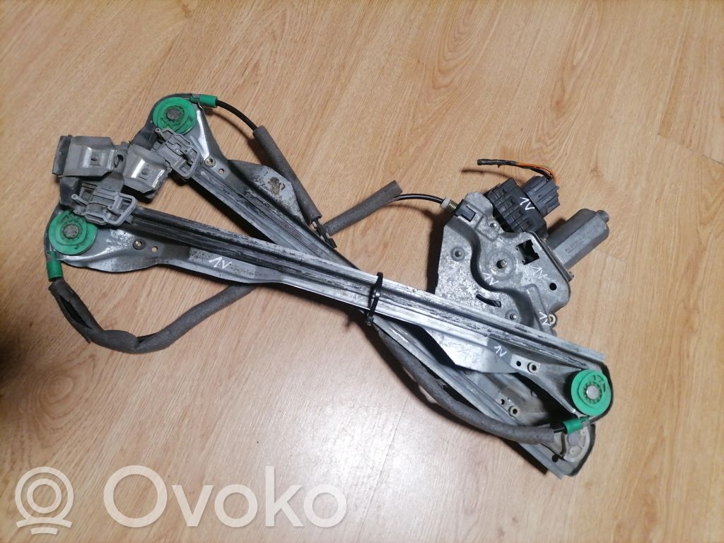 Ford Focus Regulador de puerta delantera con motor 