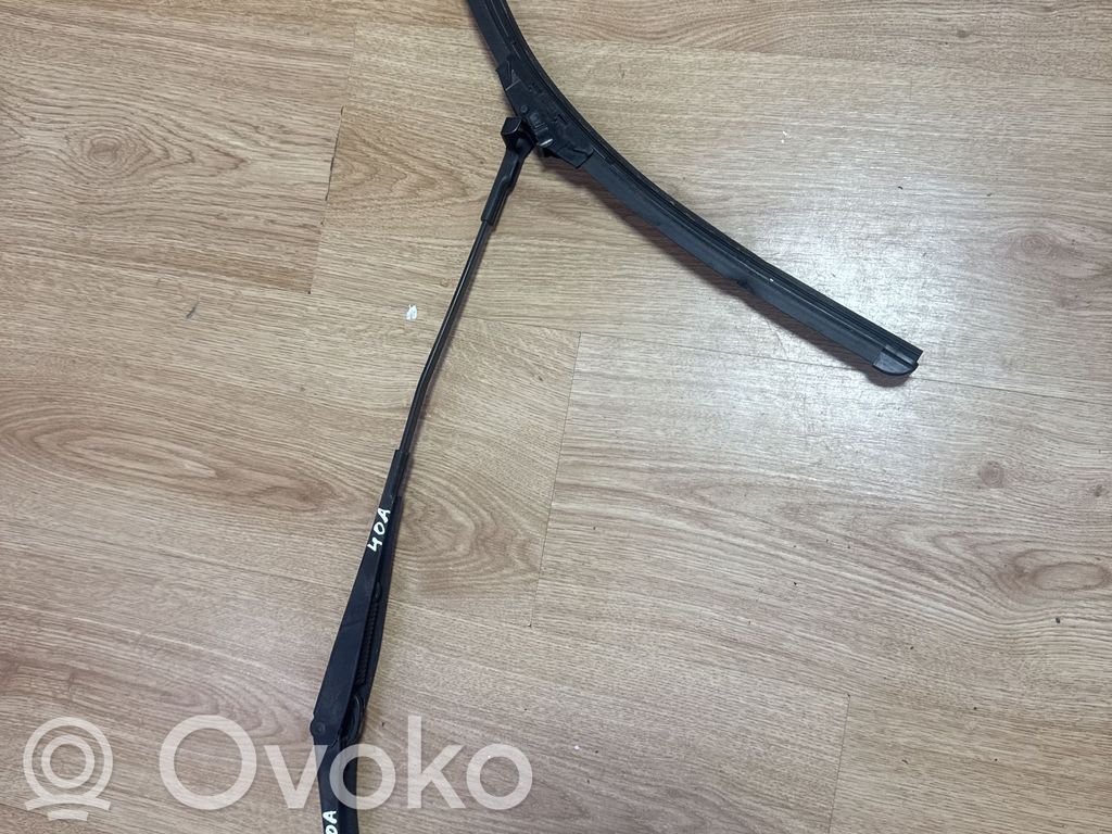 Opel Astra H Ramię wycieraczki szyby przedniej / czołowej 