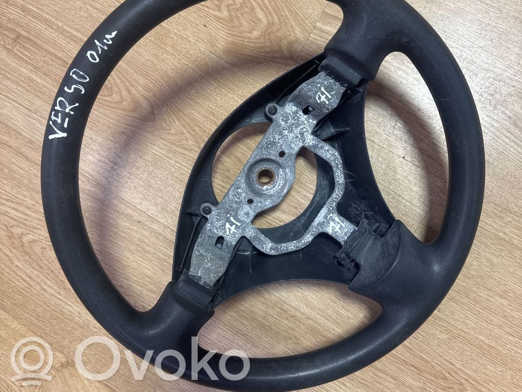Toyota Yaris Verso Stūre 