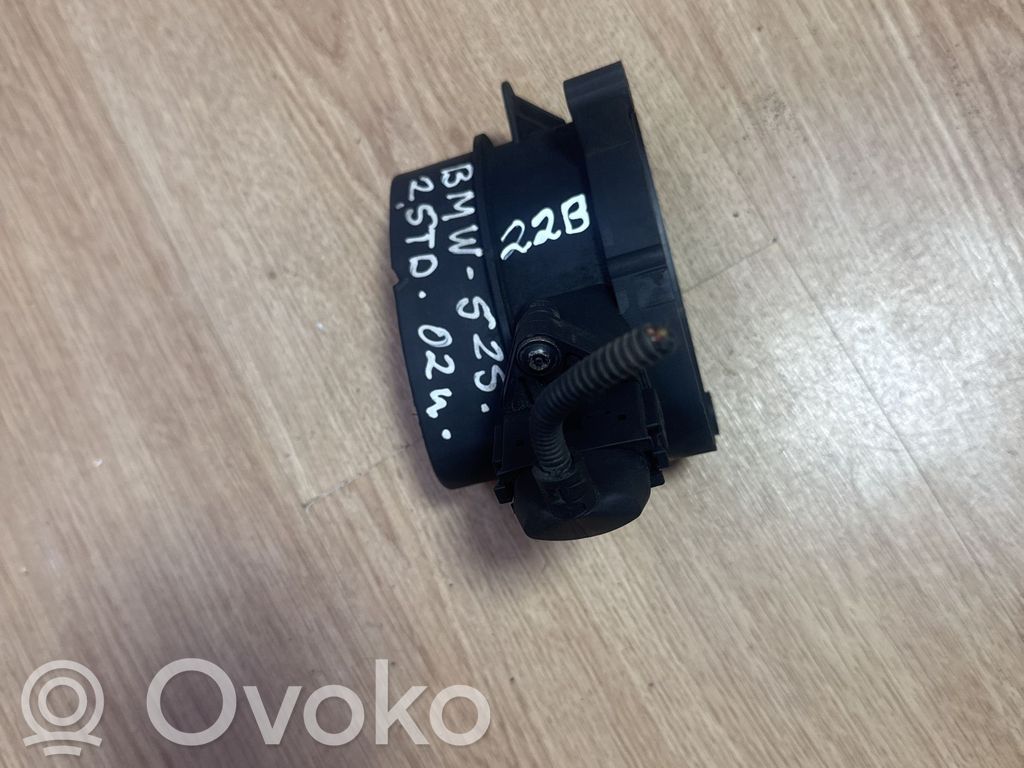 BMW 5 E39 Mass air flow meter 
