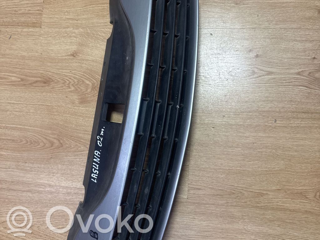 Renault Laguna II Front bumper upper radiator grill 